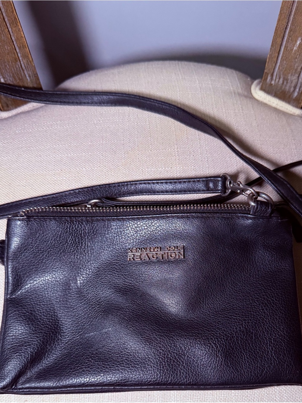 Kenneth Cole Reaction Dark Brown Leather Messenger Crossbody